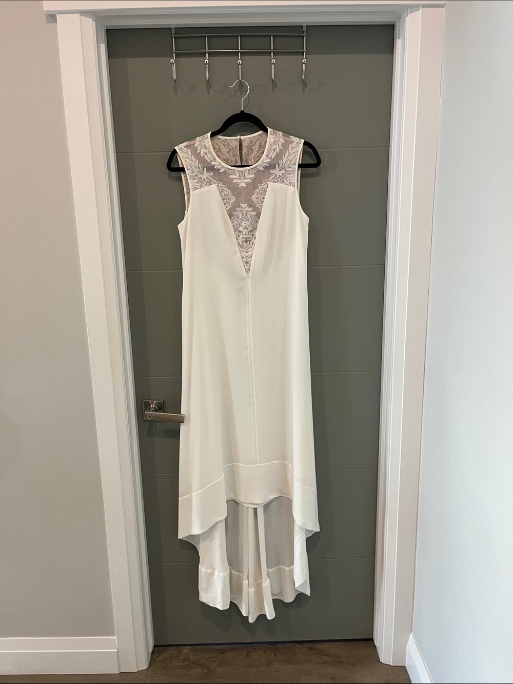 BCBAXAZRIA Ivory Lace-Detail High-Low Dress SIZE small